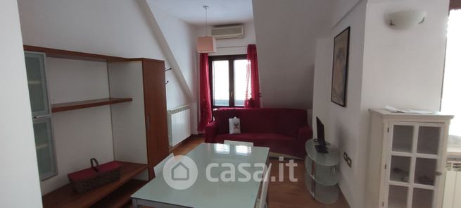 Appartamento in residenziale in Viale Giovanni Bovio 53