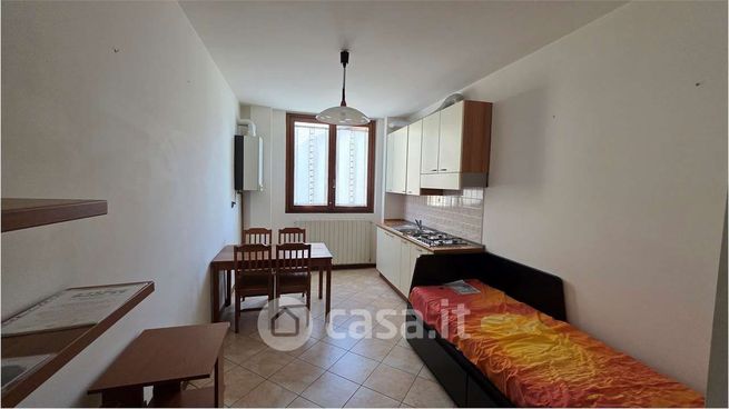 Appartamento in residenziale in Via della Pace