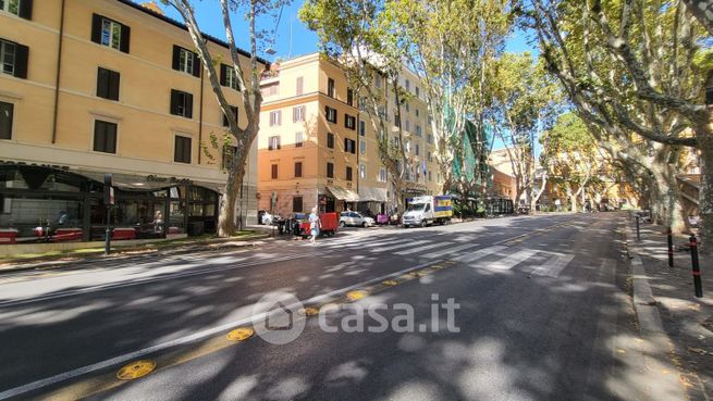 Attivitã /licenza (con o senza mura) in commerciale in Via Vittorio Veneto