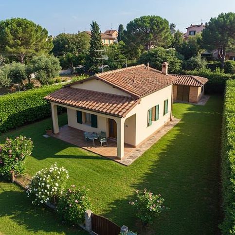 Villa in residenziale in Via Pietro Mascagni