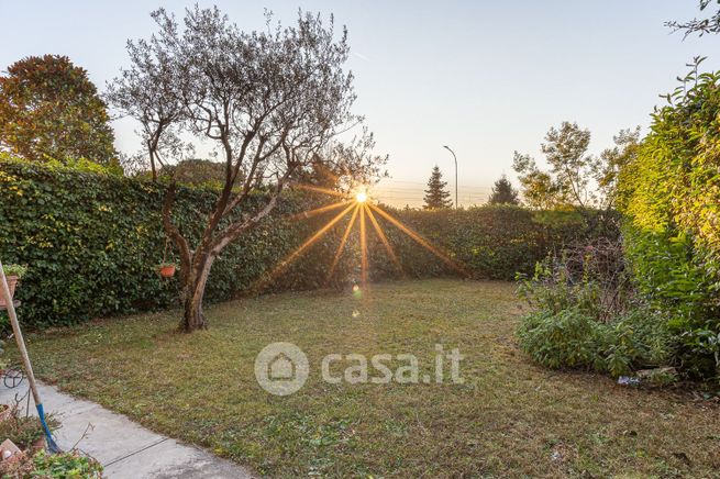 Casa indipendente in residenziale in Via Monte Verena