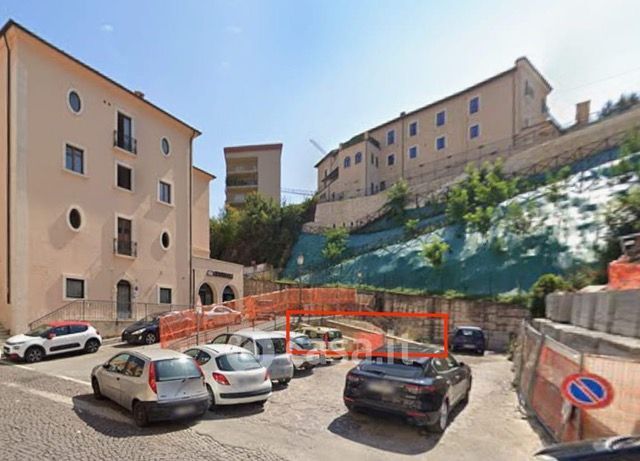 Box/posto auto in residenziale in Via Fontesecco