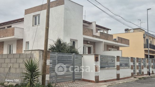 Villetta a schiera in residenziale in Via Arzachena