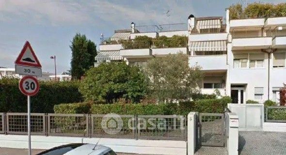 Appartamento in residenziale in Via Emilia 3