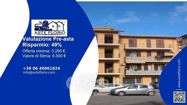 Box/posto auto in residenziale in Via Giovanni Falcone 11