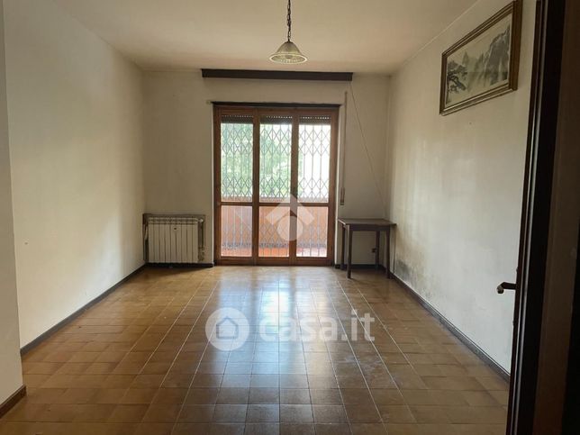 Appartamento in residenziale in Via C. Miola 80