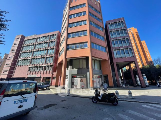 Ufficio in commerciale in Via Bombrini