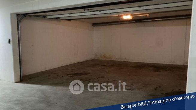 Box/posto auto in residenziale in