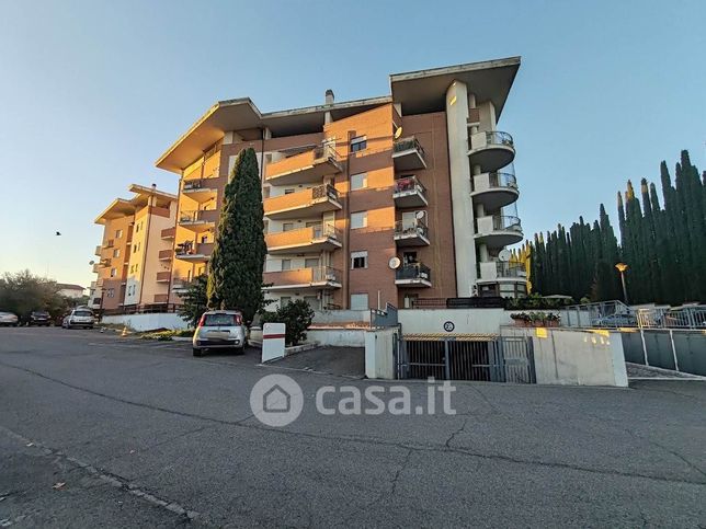 Ufficio in commerciale in Via Venezia 33