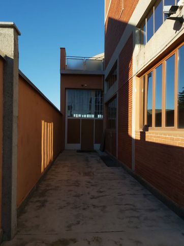 Capannone in commerciale in Via Monferrato 7