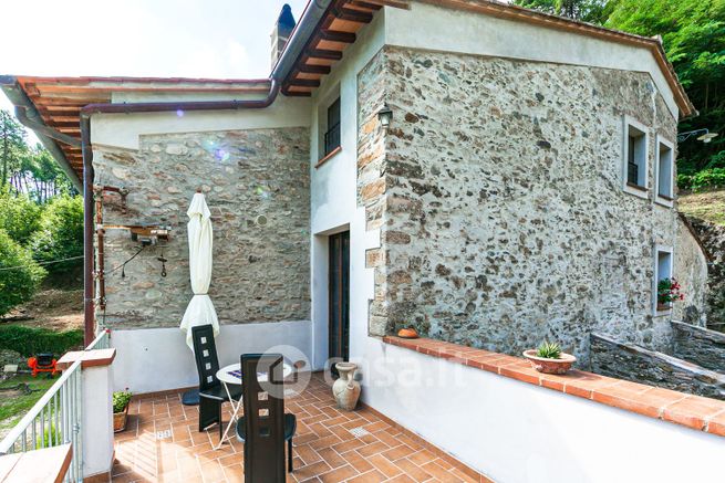 Casa bi/trifamiliare in residenziale in Via Panicale 93