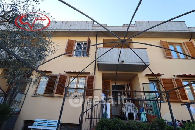 Villetta a schiera in residenziale in Via della Farnia