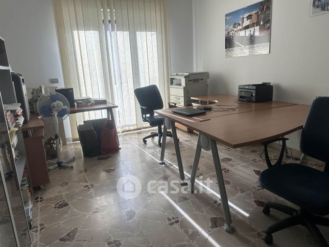 Ufficio in commerciale in Via Giuseppe Garibaldi 490