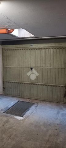 Garage/posto auto in residenziale in Via del Bassotto 35