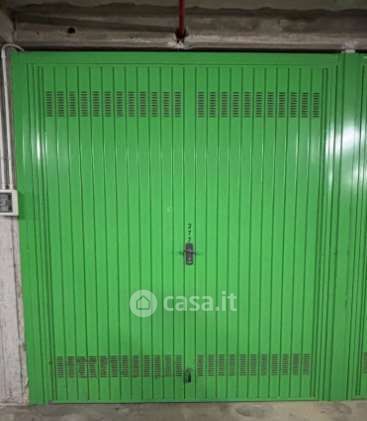 Box/posto auto in residenziale in Via Envie