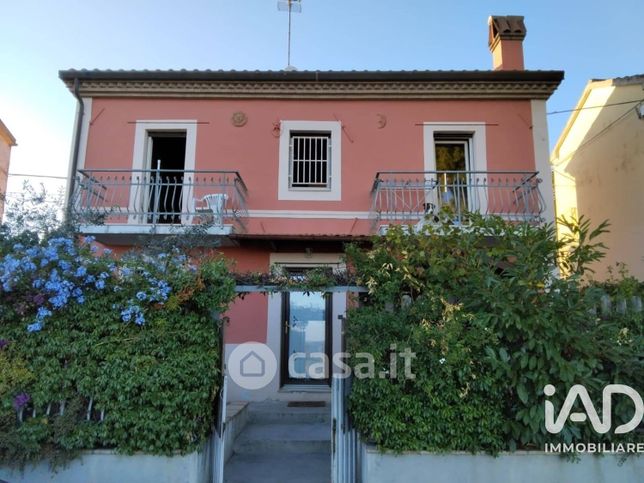 Casa indipendente in residenziale in Via Monteciapellano