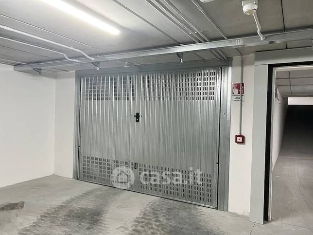 Box/posto auto in residenziale in Via Fermi