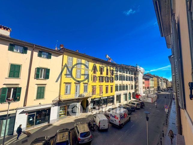 Appartamento in residenziale in Via Zambonate 61