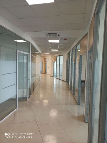 Ufficio in commerciale in 