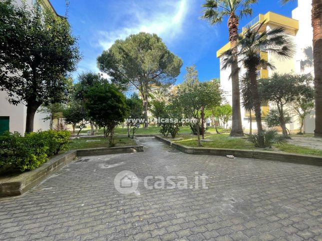 Appartamento in residenziale in Via degli Angioini