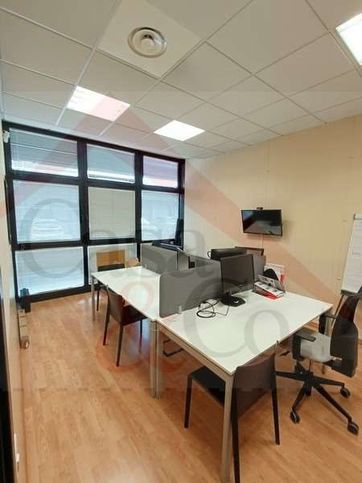 Ufficio in commerciale in Viale Ovidio