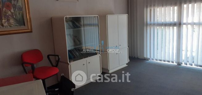 Negozio/locale commerciale in commerciale in Via Giuseppe Pietri 14