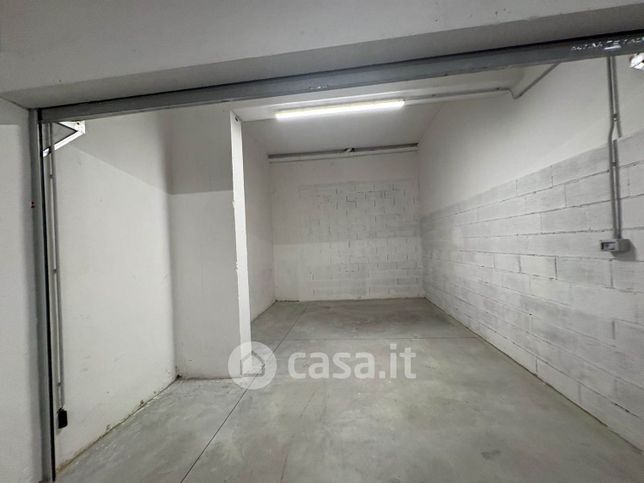 Box/posto auto in residenziale in Via Francesco Baracca