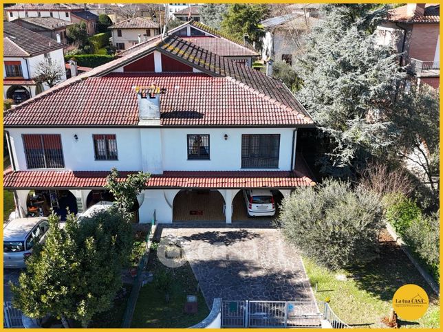 Villetta a schiera in residenziale in Via Giuseppe Bentivogli 107
