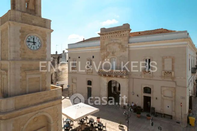 Casa indipendente in residenziale in Piazza Orologio 4