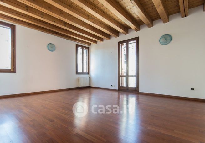 Appartamento in residenziale in Contrà Paolo Lioy