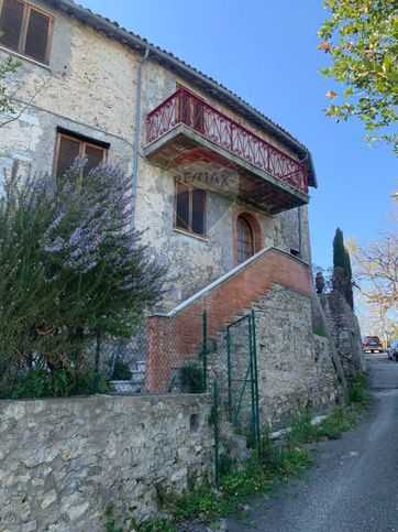 Casa indipendente in residenziale in