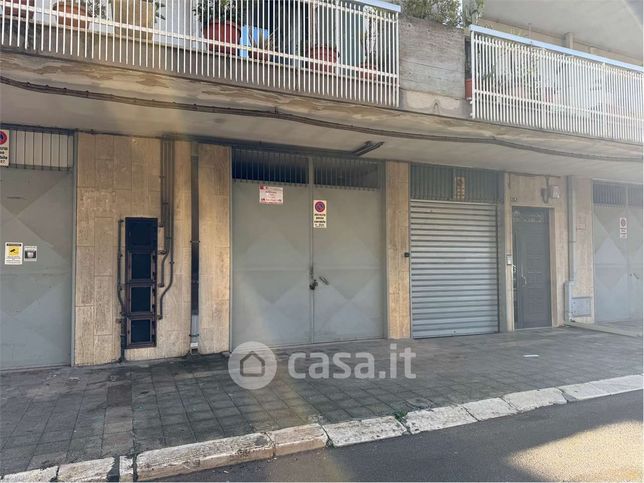 Garage/posto auto in residenziale in Via Guglielmo Oberdan 258