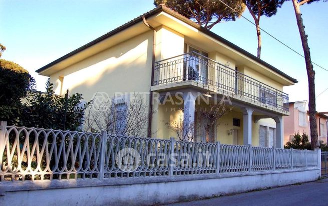 Villa in residenziale in 