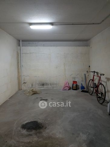 Box/posto auto in residenziale in Vicolo tomei