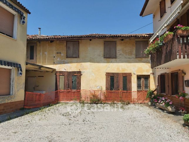 Rustico/casale in residenziale in Via Udine 3