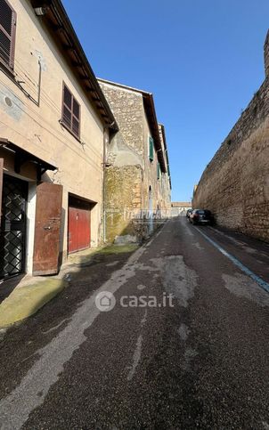 Capannone in commerciale in Via Montana 54