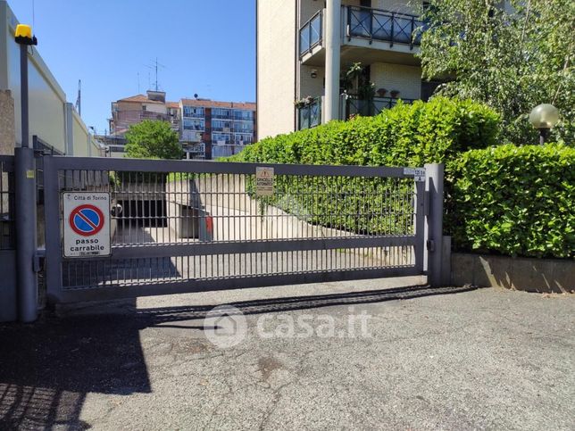 Garage/posto auto in residenziale in Via Giovanni Servais 125