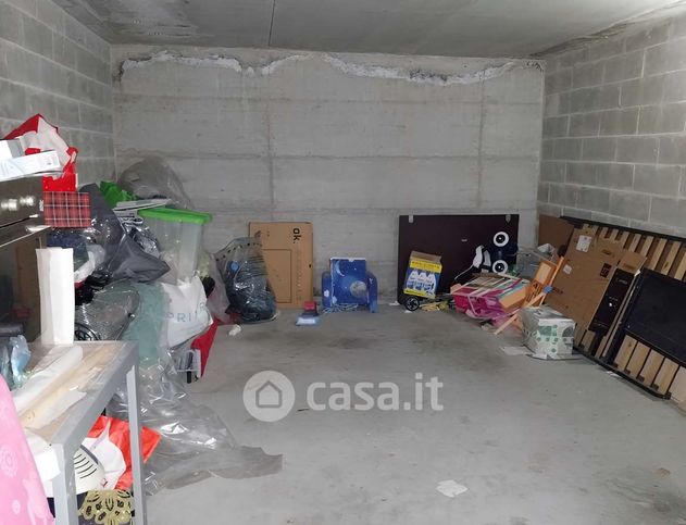 Box/posto auto in residenziale in Via della Stazione 11 /27