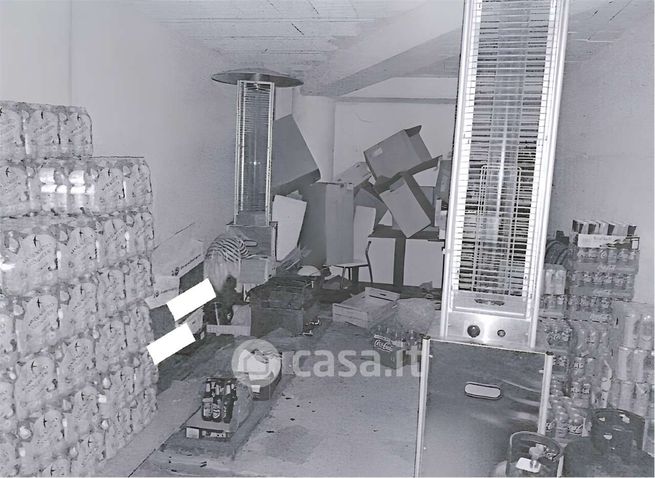 Box/posto auto in residenziale in Via della Stazione 11 /27