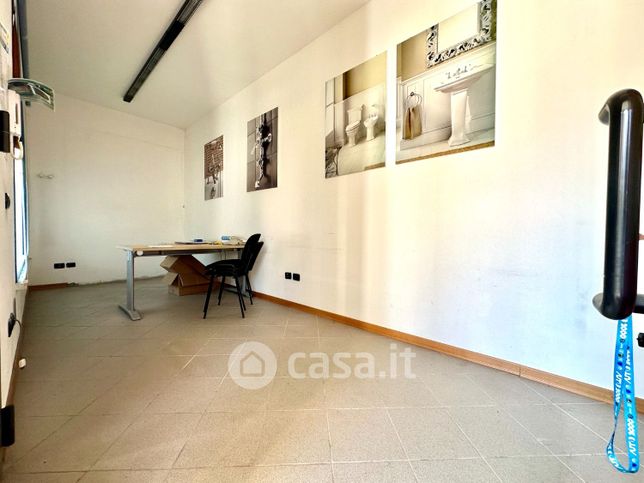 Ufficio in commerciale in 