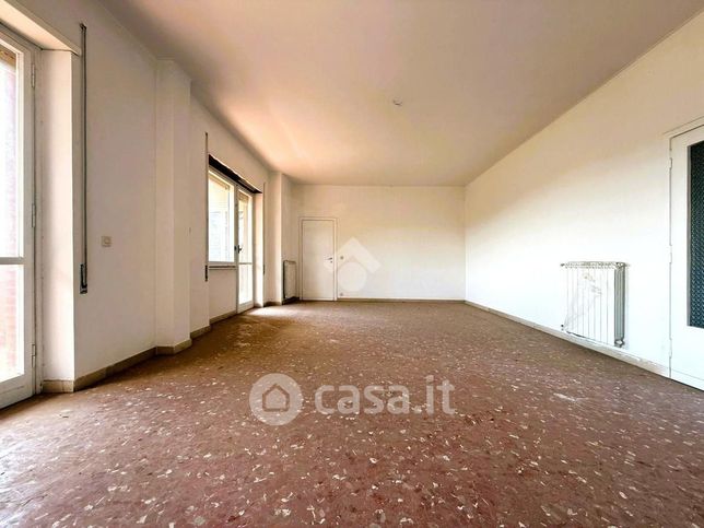 Appartamento in residenziale in Via Monti Lepini 141