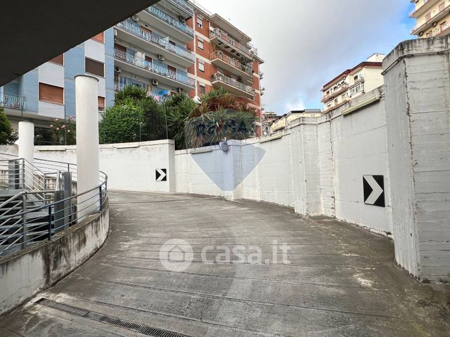 Box/posto auto in residenziale in Via Guido De Ruggiero