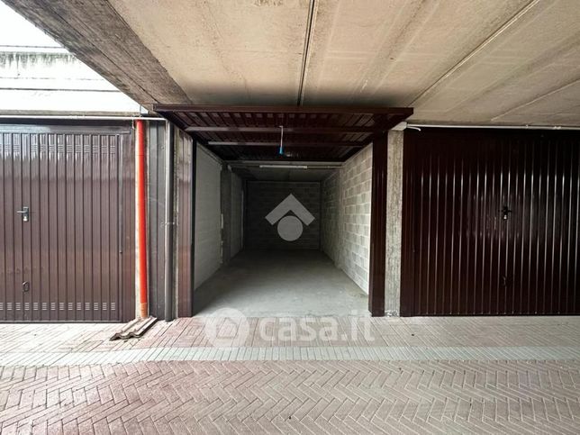 Garage/posto auto in residenziale in Via Giotto 28