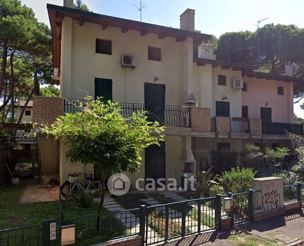 Appartamento in residenziale in Viale degli Ippocastani 29
