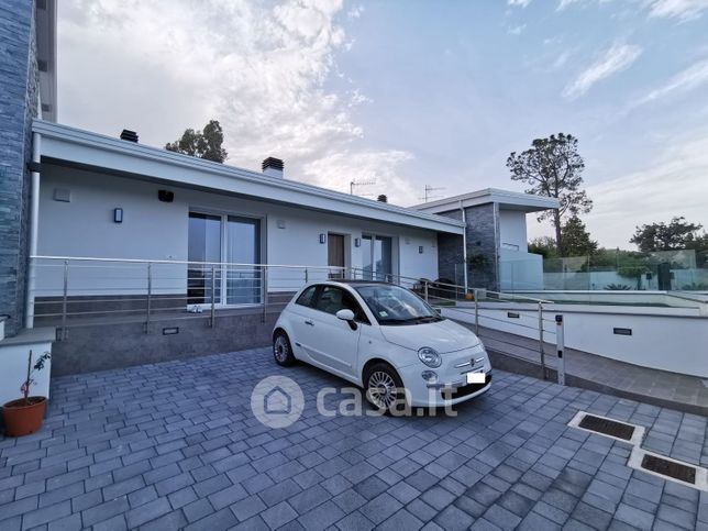 Casa indipendente in residenziale in Via Po 1