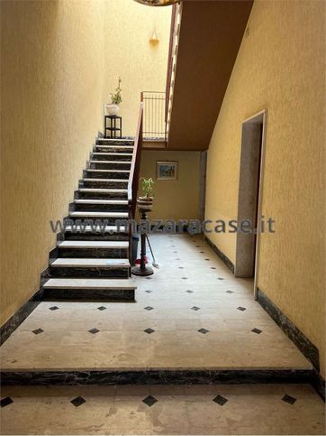 Casa indipendente in residenziale in 