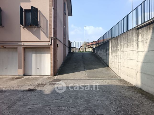 Box/posto auto in residenziale in Via Alcide De Gasperi