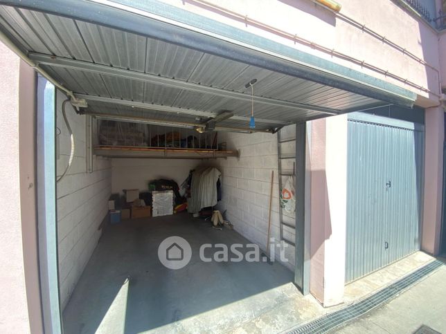 Garage/posto auto in residenziale in Via Leopoldo Micucci 111