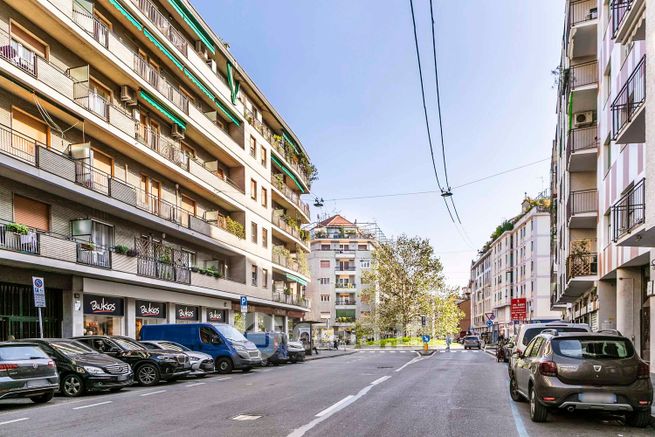 Appartamento in residenziale in Via Luigi Canonica 54