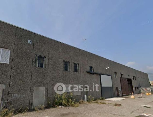 Capannone in commerciale in Via Carlo Roberto Darwin